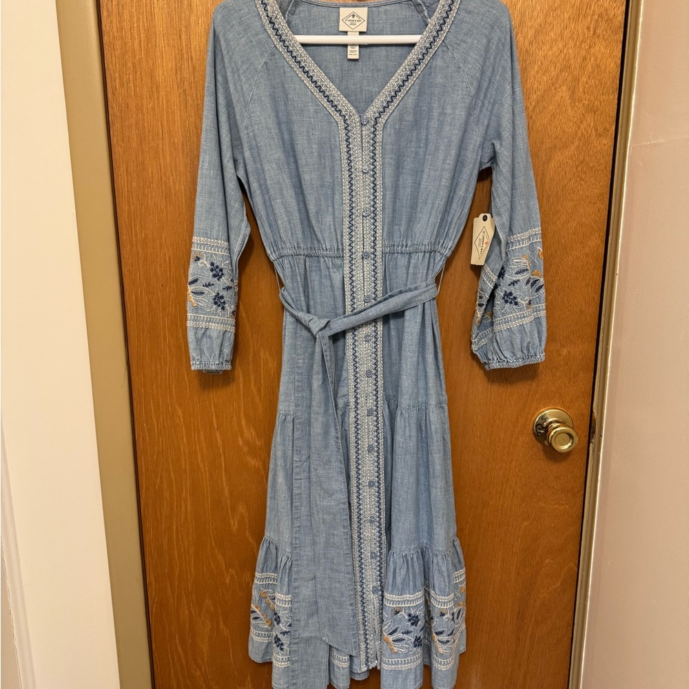 Sz XS St John’s Bay tiered button down embroidered midi dress Blue Chambray NWT🐸 - Picture 9 of 10